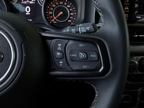 Used 2025 Jeep Wrangler Unlimited Sport AWD/4WD image 30