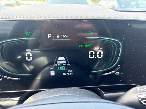 Used 2023 Kia Niro EX FWD image 4