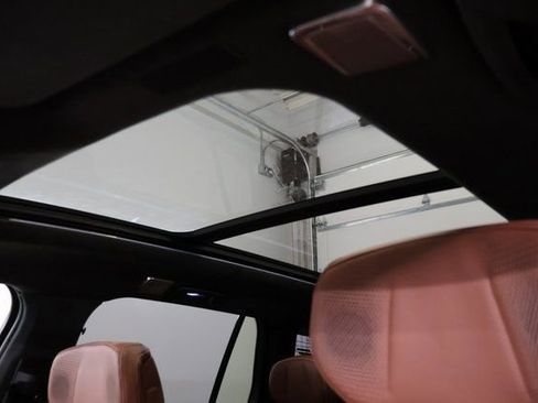 New 2026 Cadillac Vistiq Platinum image 12