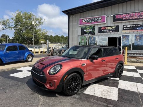 Used 2024 MINI Cooper Clubman S w/ Signature Upholstery Package FWD image 2