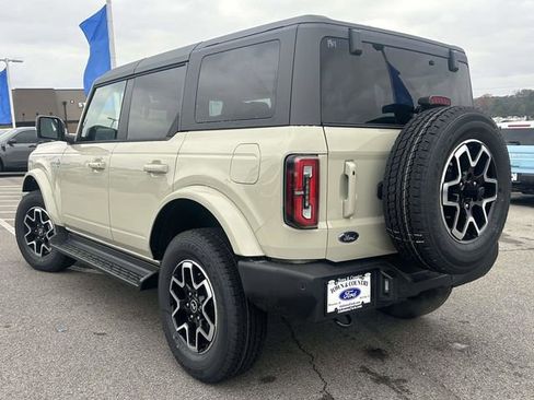 New 2025 Ford Bronco Outer Banks image 3