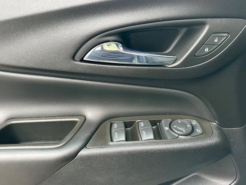 Certified 2024 Chevrolet Equinox LT image 11