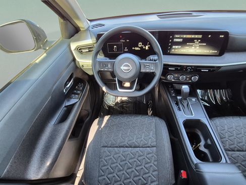 Certified 2025 Nissan Kicks SV AWD/4WD image 13