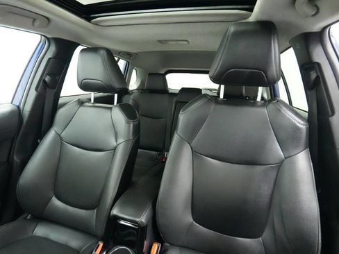 Used 2022 Toyota Corolla Cross XLE w/ Convenience Package AWD/4WD image 14