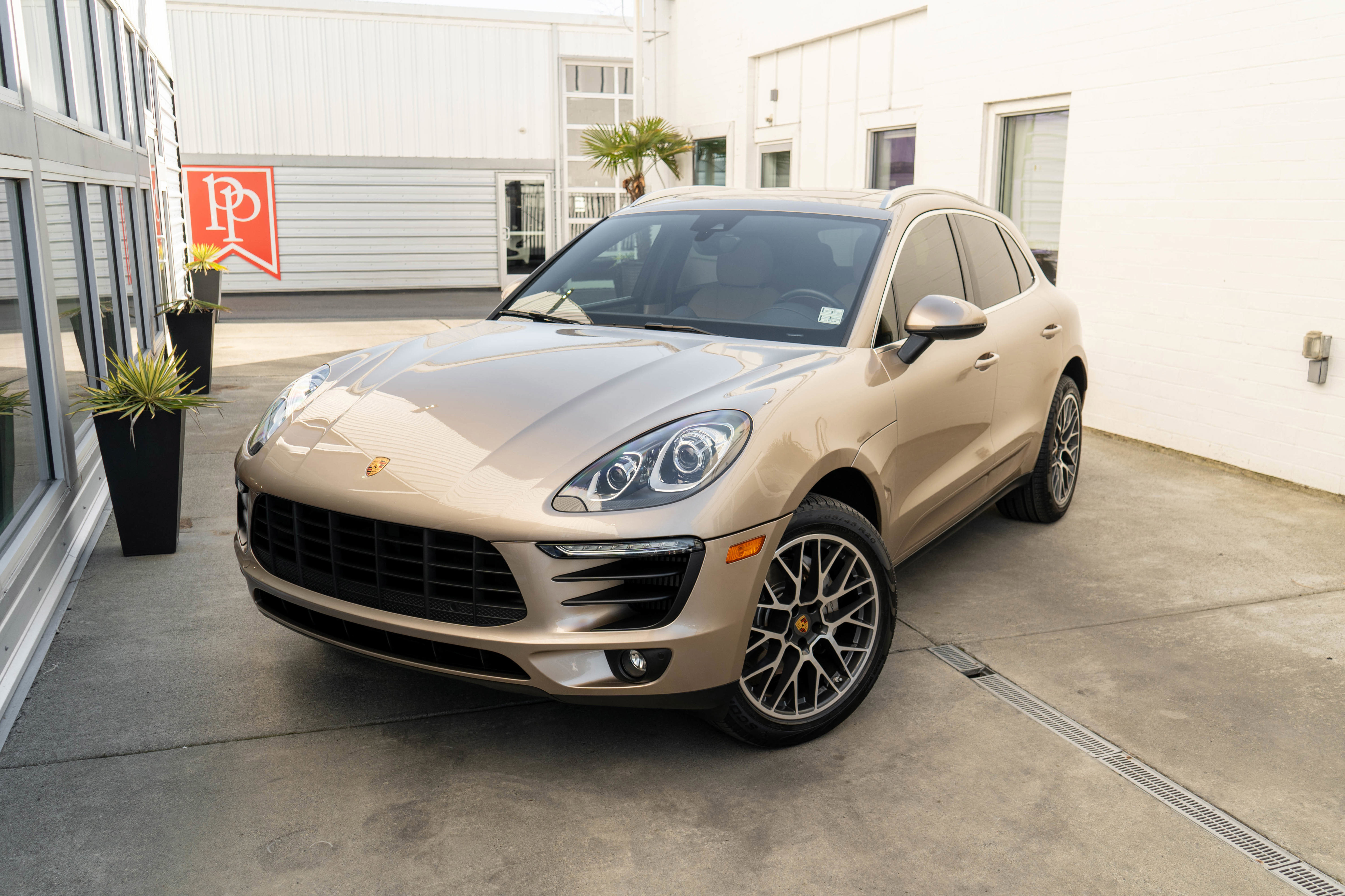 Used 2017 Porsche Macan S w/ Premium Package Plus AWD/4WD image 3