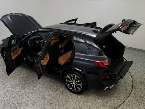 Used 2023 BMW X5 xDrive40i w/ Executive Package AWD/4WD image 18