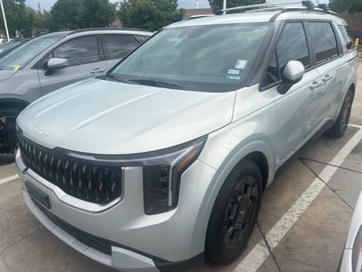 Certified 2025 Kia Carnival EX