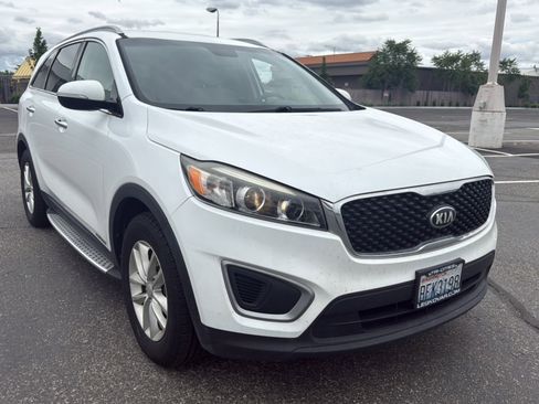 Used 2016 Kia Sorento LX AWD/4WD image 6