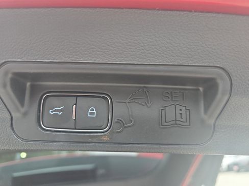 Used 2020 Ford Explorer Limited image 26