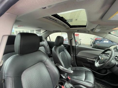 Used 2020 Chevrolet Sonic Premier FWD image 3