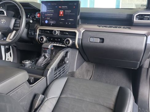 Used 2024 Toyota Tacoma TRD Off-Road w/ TRD Off Road Premium Package image 33