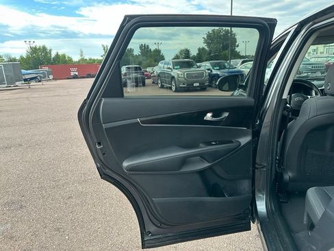 Used 2020 Kia Sorento LX FWD image 21