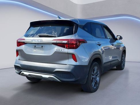 Used 2023 Kia Seltos LX AWD/4WD image 6