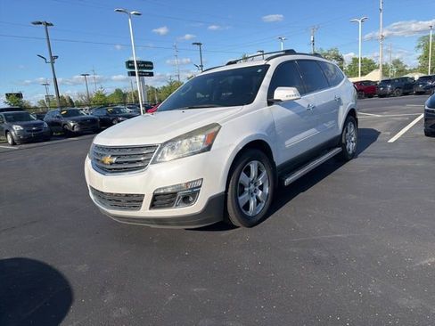 Used 2016 Chevrolet Traverse LT w/ Style and Technology Package FWD image 18