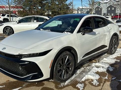 New 2026 Toyota Crown Limited w/ Advanced Technology Package image 3