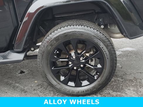 Certified 2022 Jeep Gladiator Overland image 9