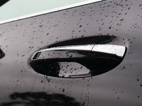 Used 2025 Mercedes-Benz GLA 250 4MATIC image 43