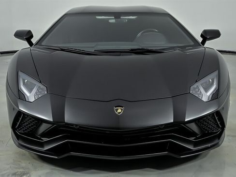 Used 2018 Lamborghini Aventador S AWD/4WD image 5