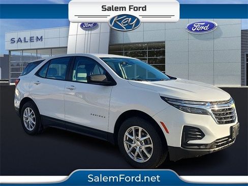 Used 2022 Chevrolet Equinox LS w/ LPO, Floor Liner Package image 1