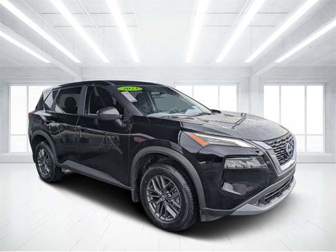 Used 2023 Nissan Rogue S image 1