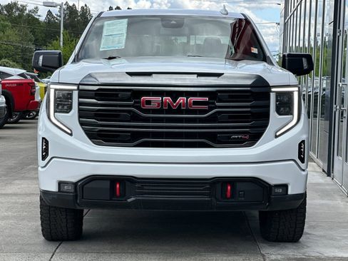 Used 2022 GMC Sierra 1500 AT4 w/ AT4 Preferred Package AWD/4WD image 8