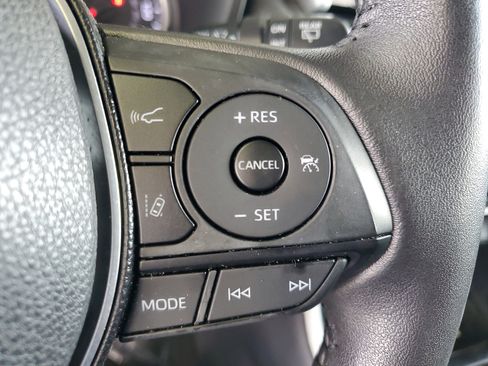 Used 2021 Toyota RAV4 XLE Premium FWD image 23