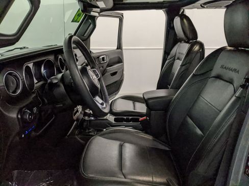 Used 2023 Jeep Wrangler Unlimited Sahara w/ Cold Weather Group image 17