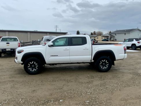 Used 2023 Toyota Tacoma TRD Off-Road w/ Technology Package image 2