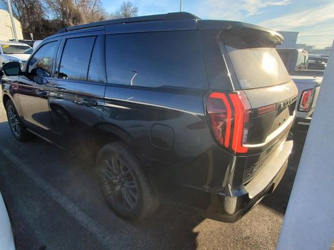 Used 2025 Ford Expedition Platinum w/ Stealth Performance Package image 9