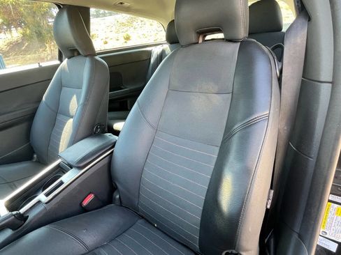 Used 2011 Volvo C30 T5 w/ Preferred Pkg image 3