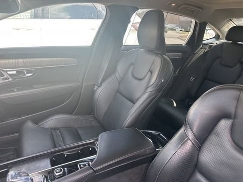 Used 2022 Volvo S90 B6 Inscription w/ Advanced Package image 29