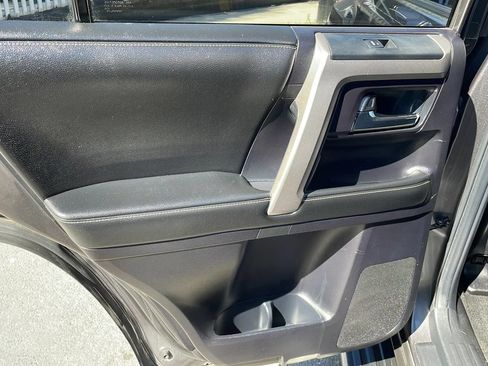 Used 2015 Toyota 4Runner SR5 Premium RWD image 35