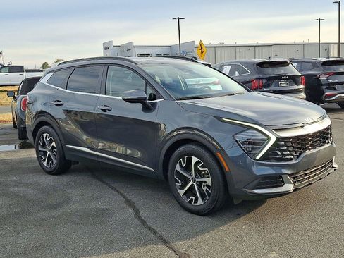 Used 2025 Kia Sportage EX w/ Premium Package image 3