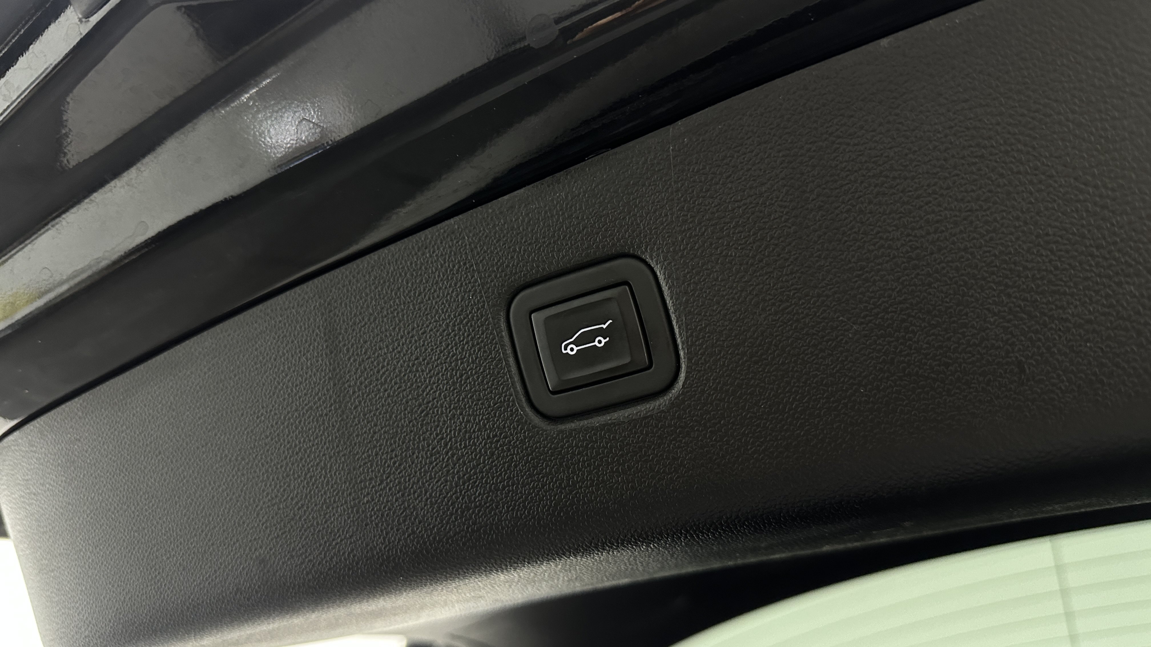 Used 2023 Chevrolet Blazer LT FWD image 30