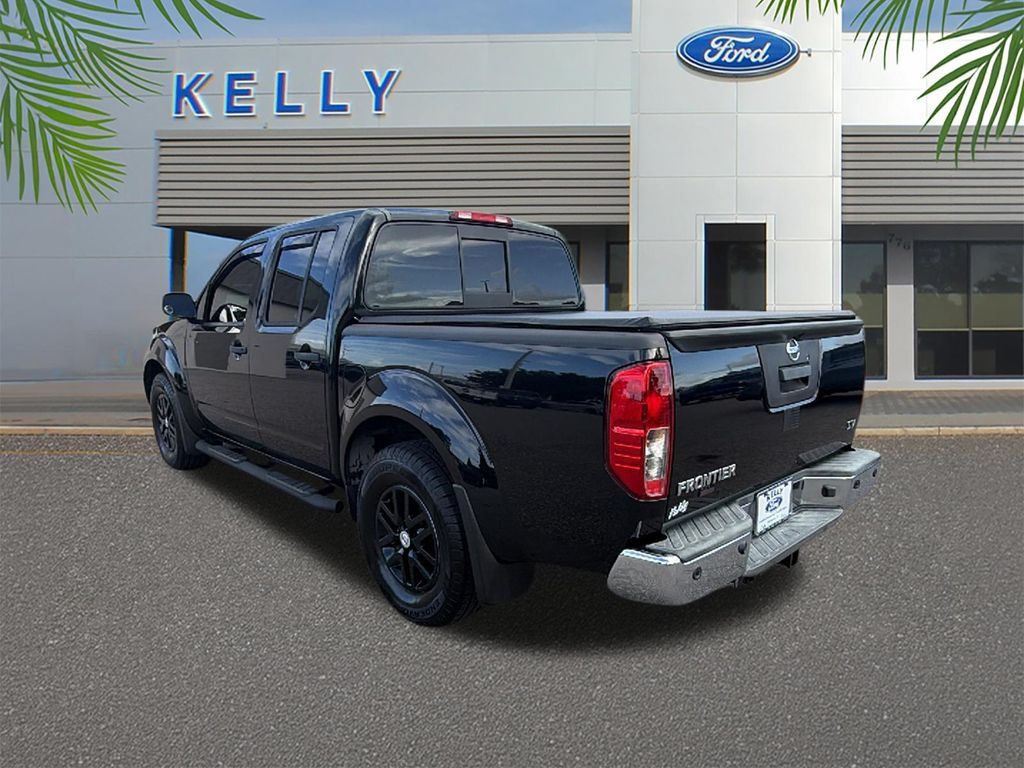 Used 2021 Nissan Frontier SV RWD image 3
