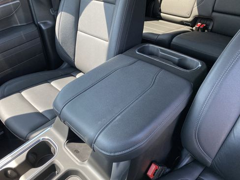 Used 2025 Chevrolet Silverado 1500 RST image 39