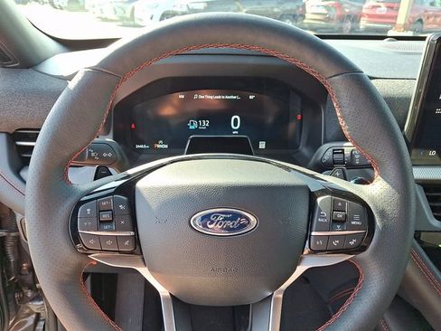 Used 2025 Ford Explorer ST AWD/4WD image 19