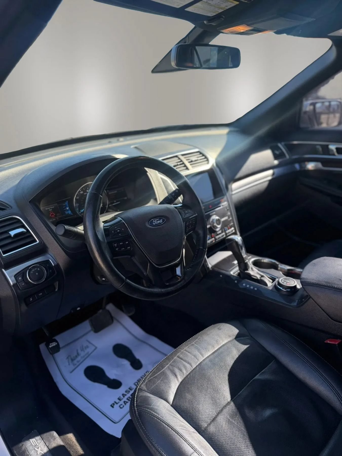 Used 2017 Ford Explorer Limited w/ Equipment Group 301A AWD/4WD image 9