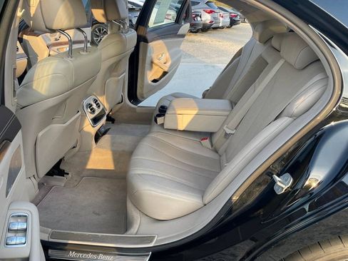 Used 2014 Mercedes-Benz S 550 Sedan image 21