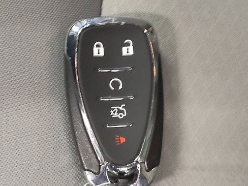 Used 2025 Chevrolet Malibu LT FWD image 32