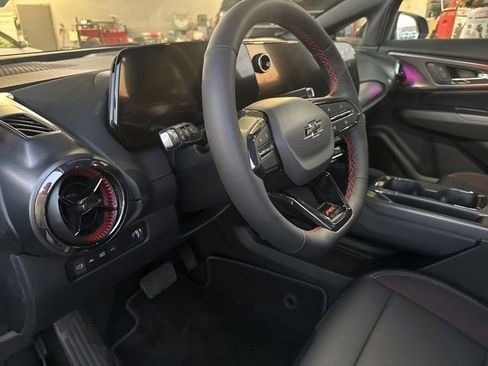 New 2026 Chevrolet Equinox EV RS image 13