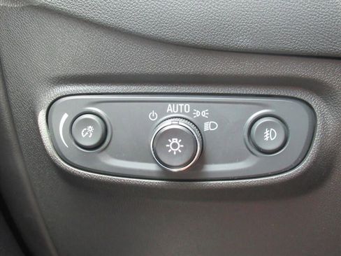 Used 2024 Chevrolet Equinox Premier FWD image 20