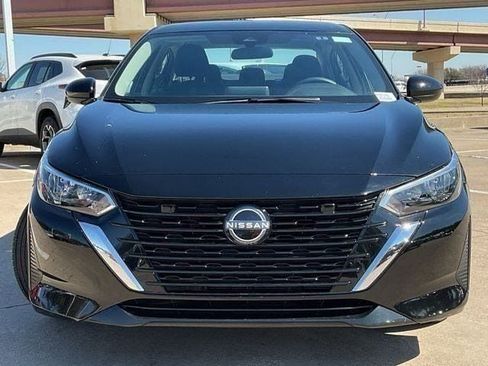 Used 2025 Nissan Sentra SV FWD image 2
