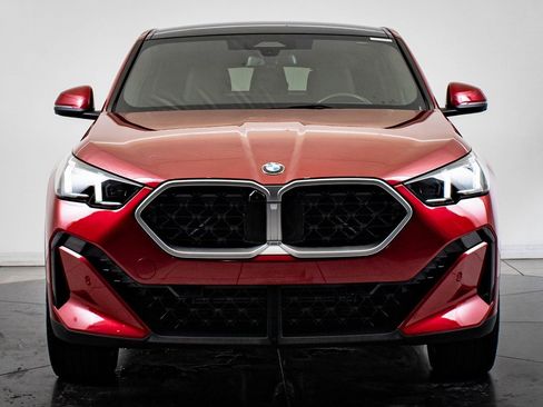 Certified 2025 BMW X2 xDrive28i image 2
