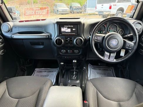 Used 2017 Jeep Wrangler Unlimited Sport w/ LED Lighting Group AWD/4WD image 12