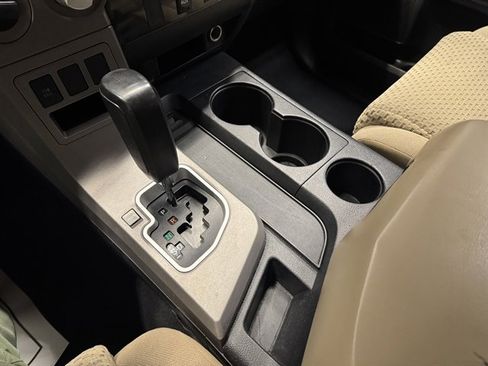 Used 2013 Toyota Tundra 4x4 CrewMax image 22