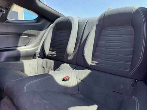 Used 2016 Ford Mustang Coupe image 5