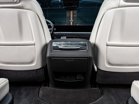 Used 2026 Cadillac Escalade V AWD/4WD image 31