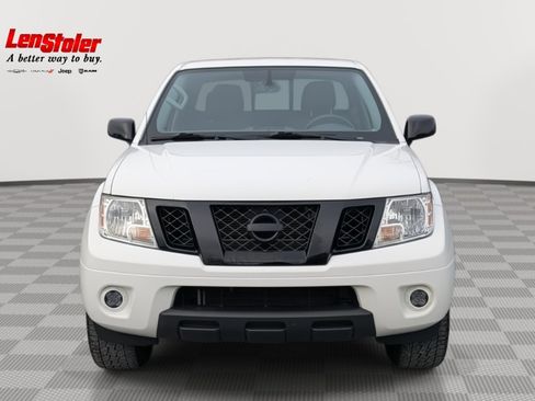 Used 2021 Nissan Frontier SV w/ Midnight Edition Floor Mats image 8