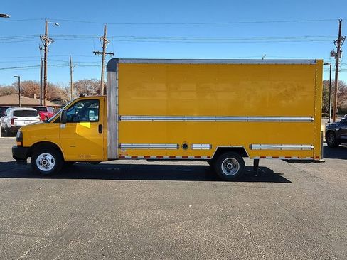 Used 2021 GMC Savana 3500 Extended w/ Power Convenience Package image 2